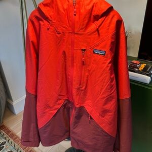 NWT - Patagonia Men’s Snowshot Ski and Snowboard  Jacket (Orange/Red)